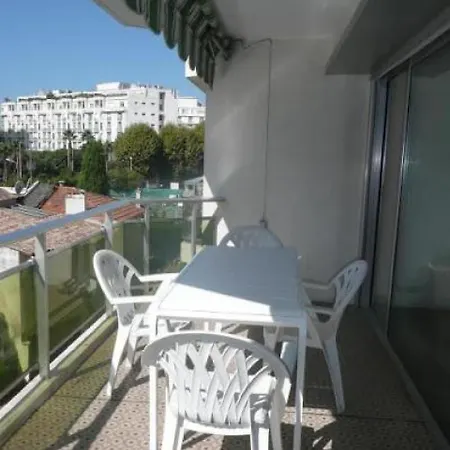 Sleeps 3 Wifi T692735 Cannes